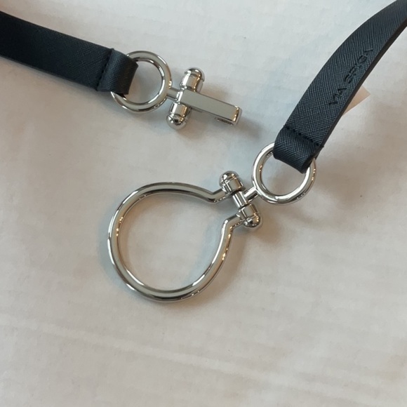 Via Spiga clasp adjustable belt, Black with silver clasp size small - Picture 4 of 7